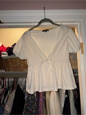 Cream Peplum Tie-Front Top - Unbranded